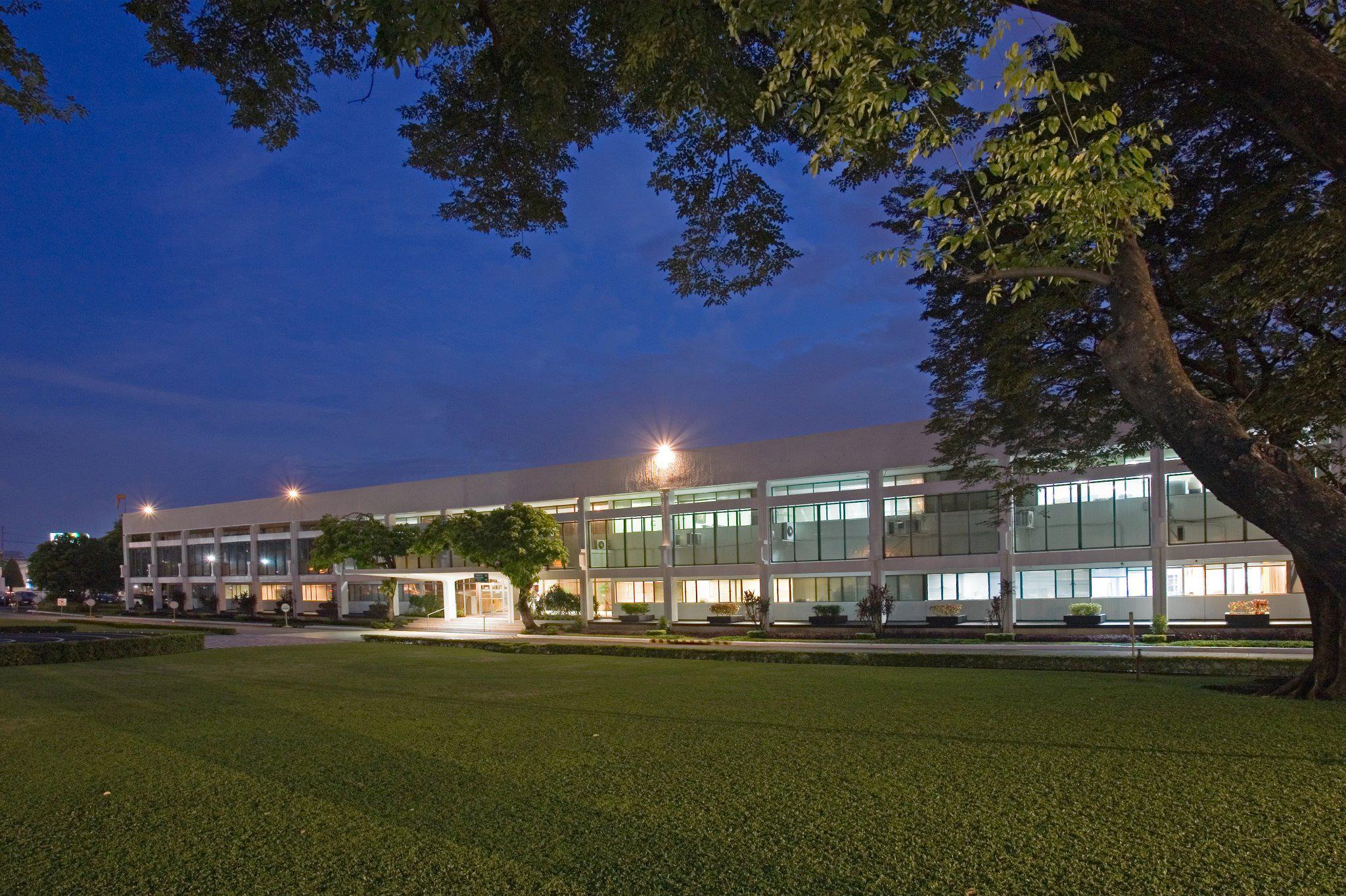 unilab-456640_10150565503080829_1587501284_o